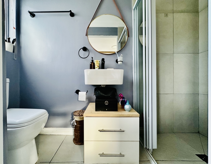 5 Bedroom Property for Sale in Onrus Western Cape